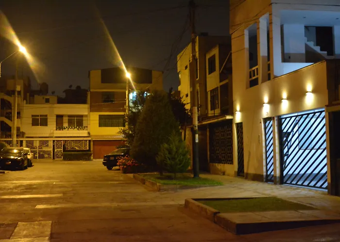 Kangaroo Wasi Airport Bed & Breakfast Lima