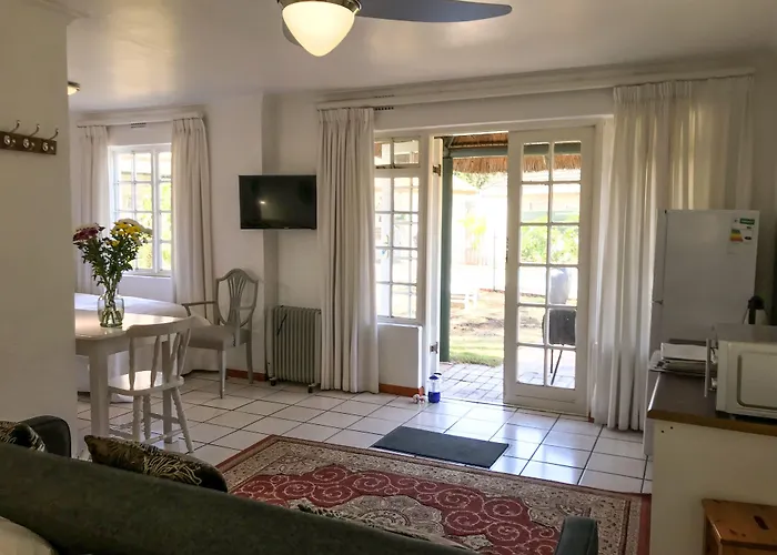 Howards End Manor B&B Cape Town