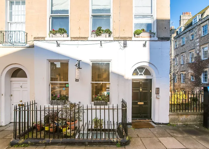 The Henry Guest House Bath