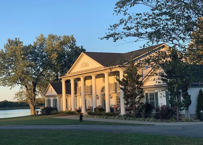 The B & B At Queenslake Midway