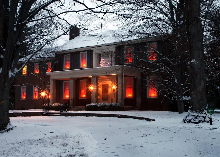 Charred Oaks Inn Versailles