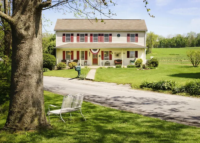 Red Cardinal Bed And Breakfast Carlisle