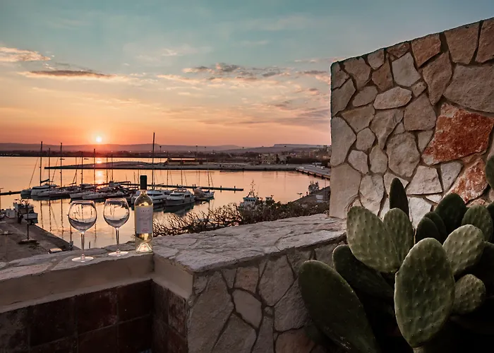 Palazzo Giunta - Porta Marina Ortigia Bed & Breakfast Syracuse