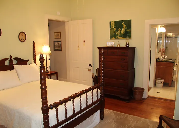 Riverboat Bed & Breakfast Natchez
