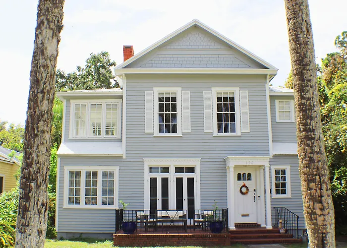 The Foxtail Estate Bed & Breakfast Daytona Beach