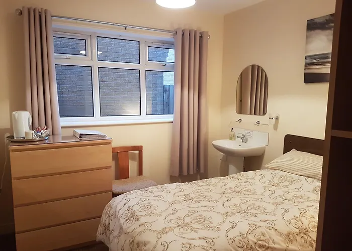 Aaron Lodge Guest House Leicester