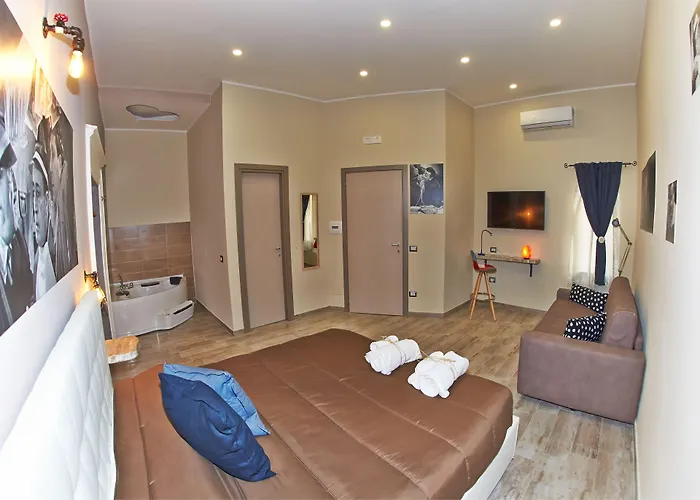 Artisti Sustinea Rooms Napoli