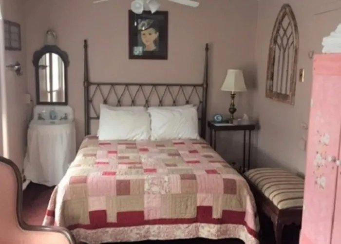 Bath Avenue House Bed & Breakfast Ocean Grove