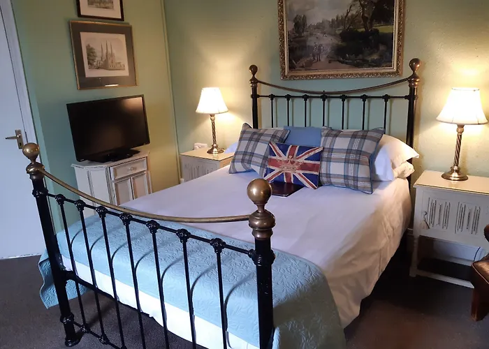 Bed and BreakfastHolywell House