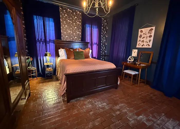 The 1883 Peabody House Bed & Breakfast Eureka Springs