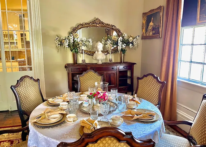The Beaumont House Natchez Bed & Breakfast