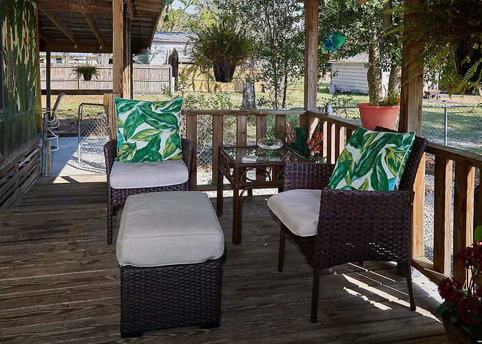 Pleasant Days Lodging Tropical Master Suite Homosassa
