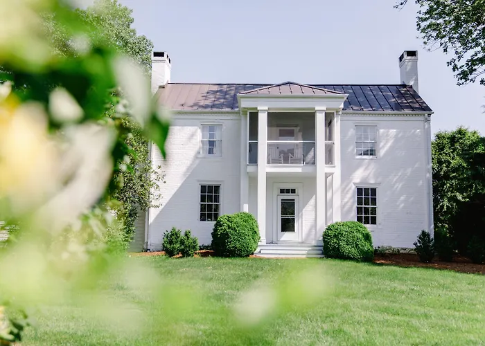 The Farmhouse At Veritas Afton