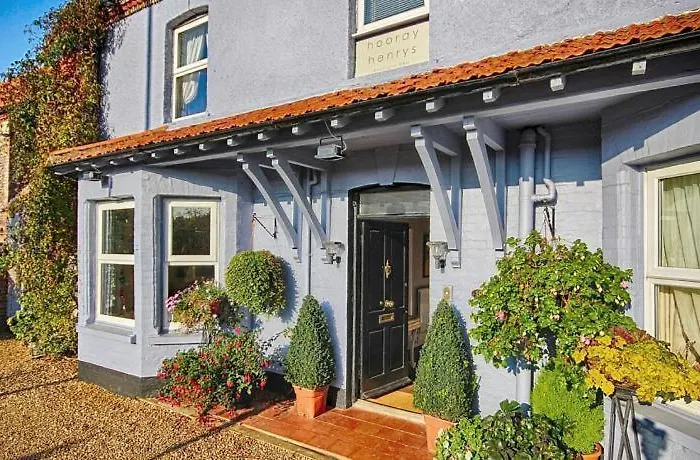 Bed and BreakfastHooray Henrys