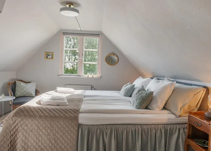 Mellby Atelier Pa Oesterlen Kivik