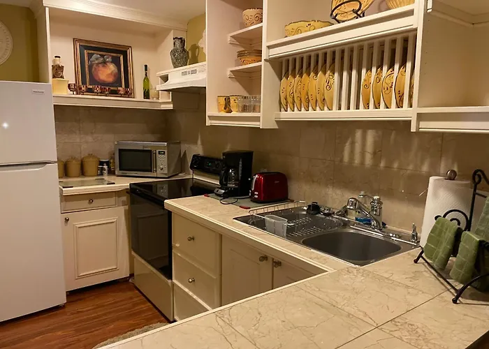 22 Charlotte Bed & Breakfast Charleston