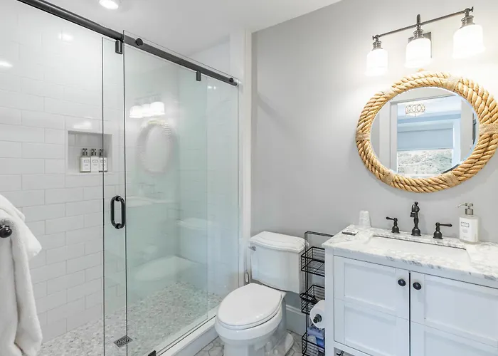 Paws On Pelham (Adults Only) Bed & Breakfast Newport