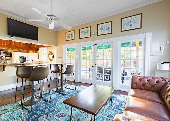 The Curry House - Entire Complex Villa Key West