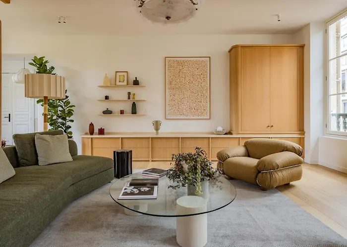 1.75 Paris La Source Apartment