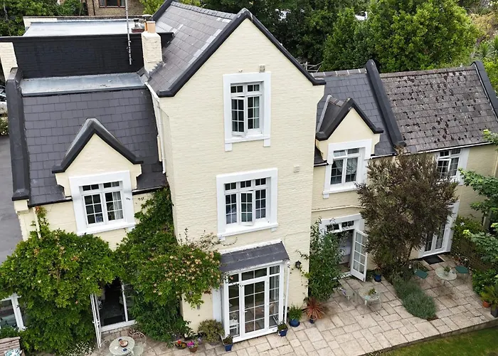 Bed and BreakfastBedford Lodge