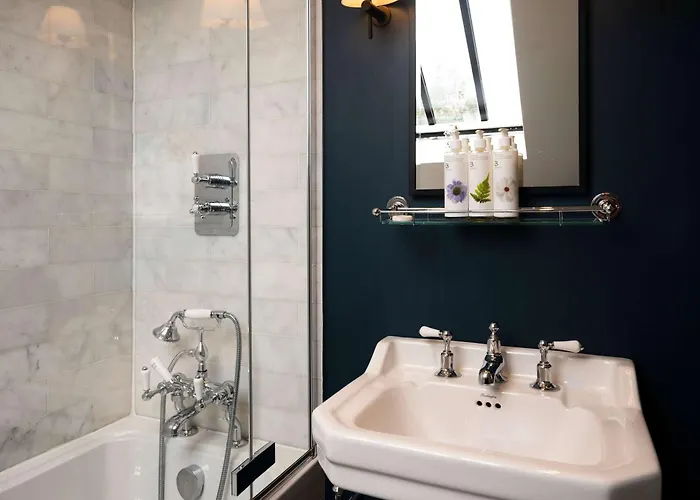 The Bottle & Glass Inn - Garden View - Room 1 Henley-on-Thames