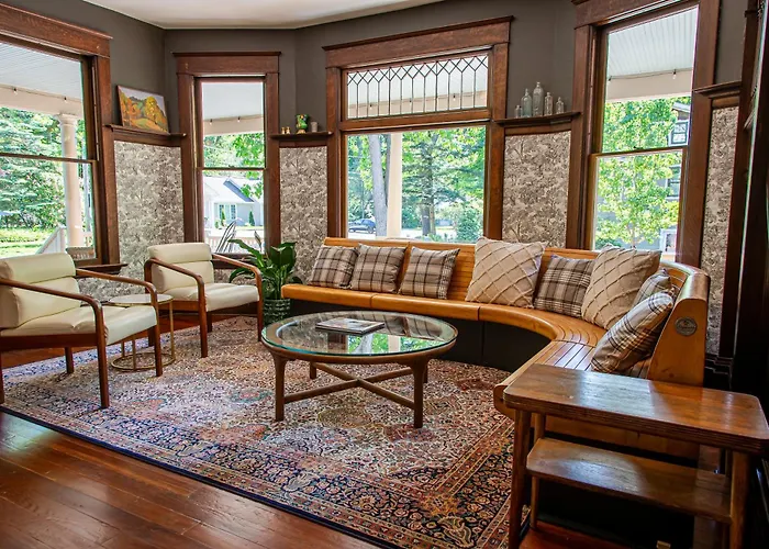 Forest Inn Of Saugatuck Douglas