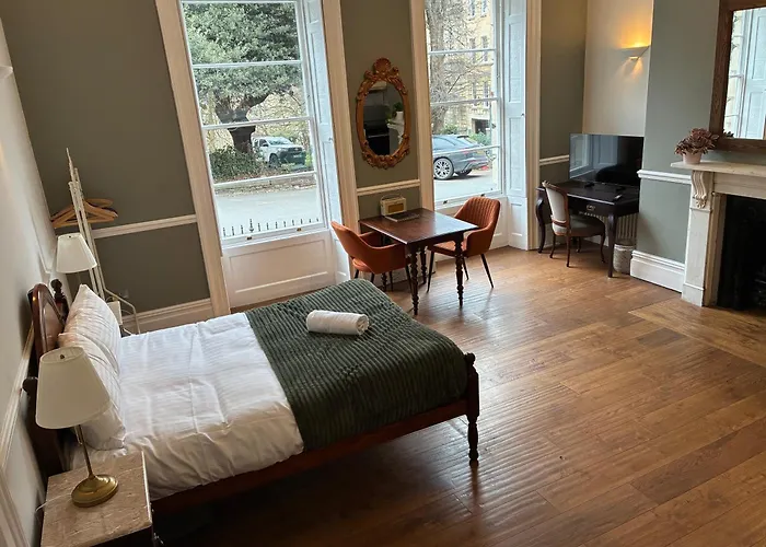 3 Berkeley Square Guesthouse Bristol