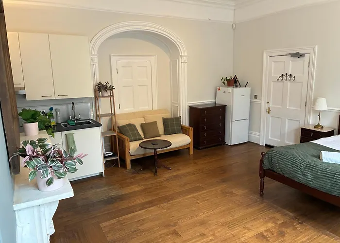 3 Berkeley Square Guesthouse Bristol