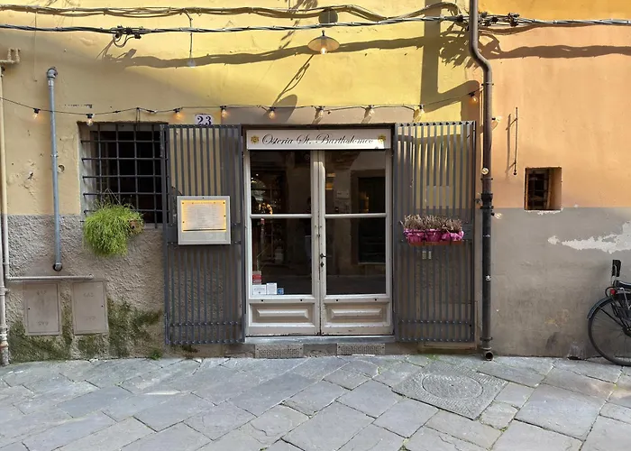 Bed and Breakfast La Terrazza di via Elisa Lucca
