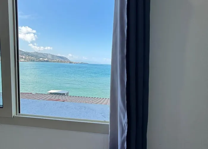 Bed and Breakfast Casa Marina,la terrazza sul mare Cefalù