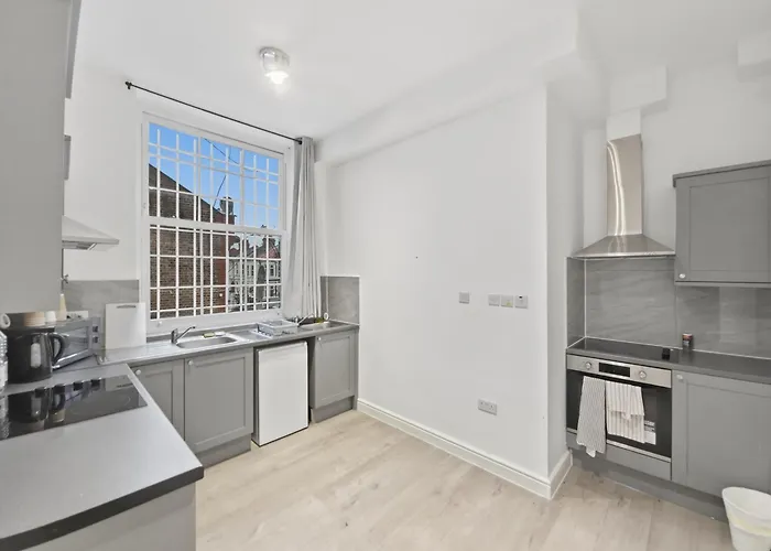 Room For 5 In Zone 2 - Willesden Green London