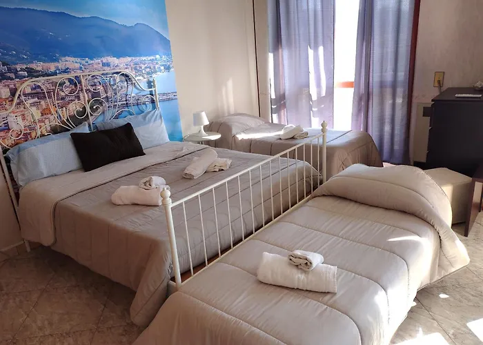 Le Finestre Sul Mare Bed & Breakfast Salerno