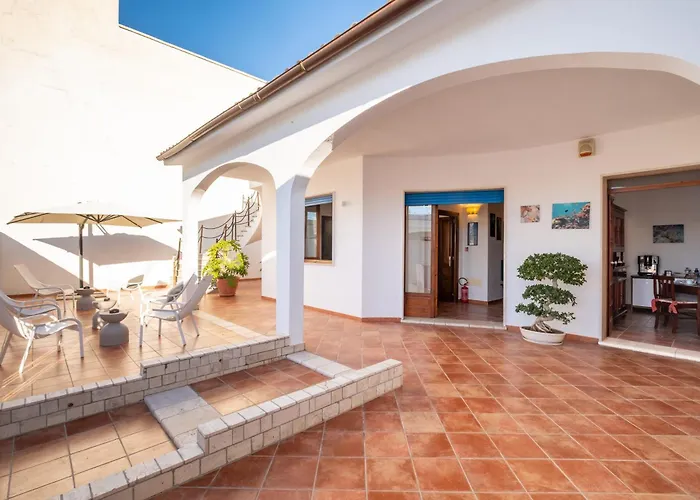 Bed and Breakfast By The Sea - Le Chele Torre Lapillo