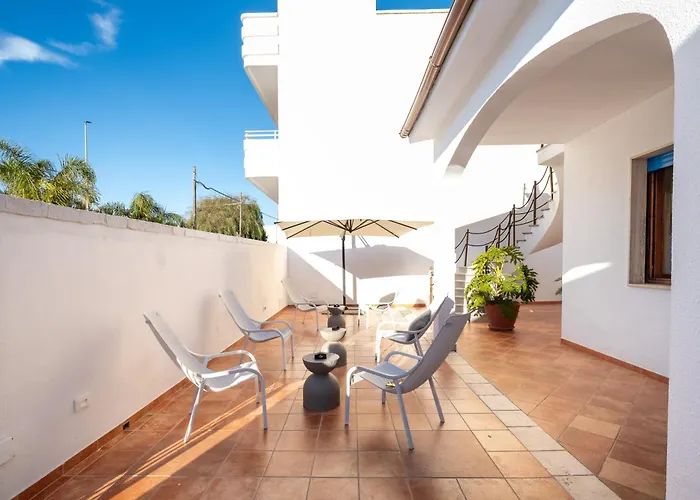 Bed and Breakfast By The Sea - Le Chele Torre Lapillo
