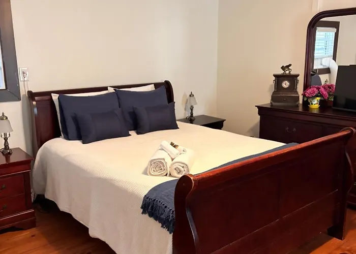 Au Coeur De Magog Bed & Breakfast