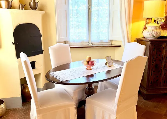 Villa La Dogana - B&B With A Lovely Garden - Private Parking - Slow Living In An Old-Fashioned Historical Home Lucca