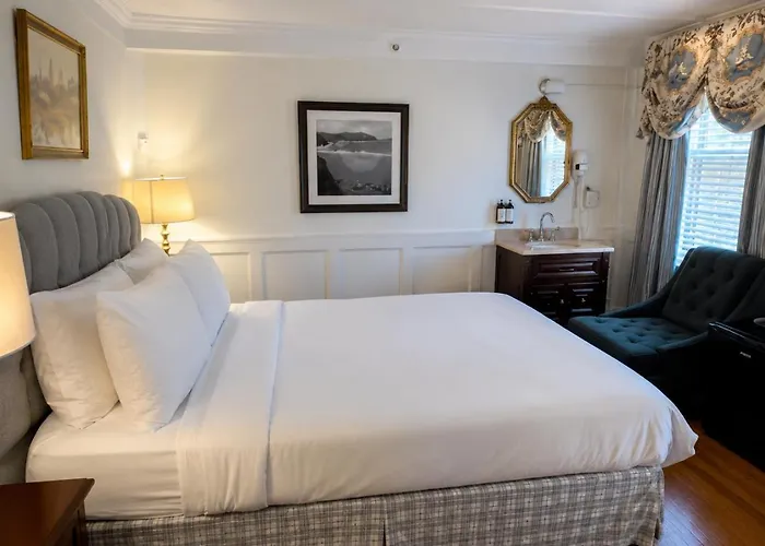 Bellevue House Bed & Breakfast Newport