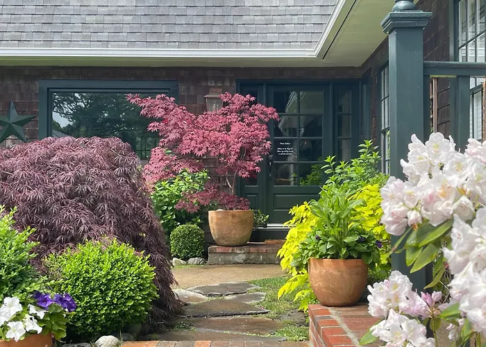 Charles And Charles Mv Bed & Breakfast Vineyard Haven