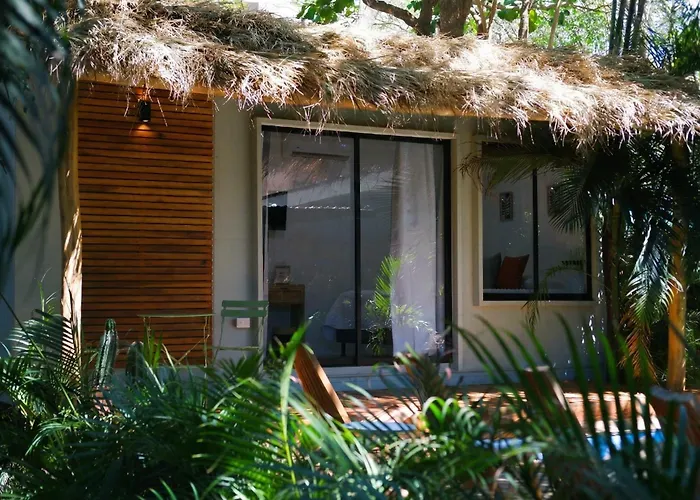 Refugio Surf Lodge Tamarindo