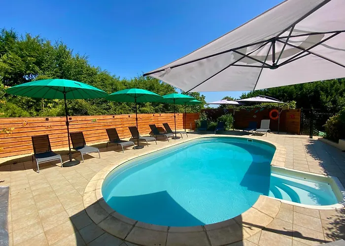 La Clef Des Songes - Maison D'Hotes Au Calme, Au Coeur De Sarlat, 2 Minutes A Pied De La Cite Medievale - Climatisation - Petits Dejeuners Fait Maison - Parking Gratuit - Option Spa Et Massages - Piscine De Saison A 400M