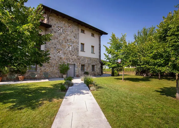 Massoni Wine Relais Peschiera del Garda