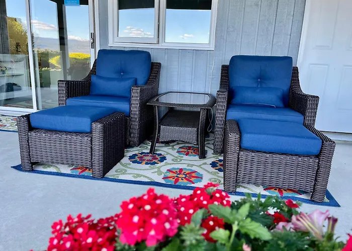 Lake And The City Bed And Breakfast West Kelowna