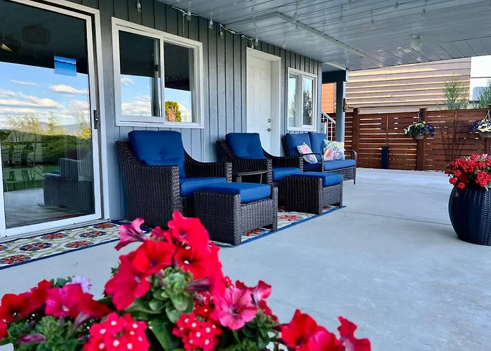 Lake And The City Bed And Breakfast West Kelowna