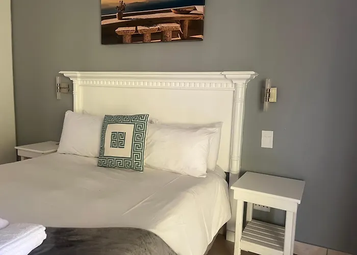 Santorini Guesthouse East London