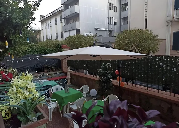 HOME Joséphine, a due passi dalla Reggia,Giardino,parcheggio,Cucina,il tuo comfort prima di tutto Caserta