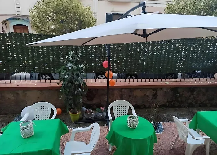 HOME Joséphine, a due passi dalla Reggia,Giardino,parcheggio,Cucina,il tuo comfort prima di tutto Caserta