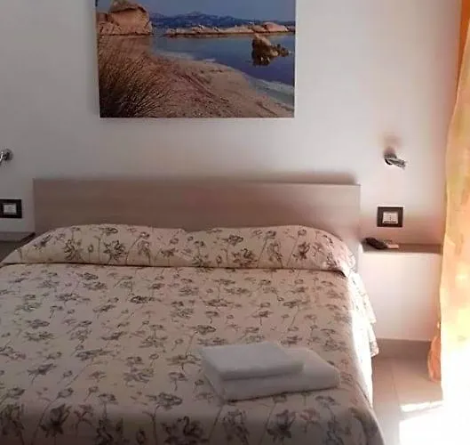 Bed and Breakfast Domo Silvia La Maddalena 