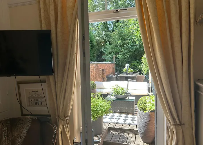 Albany House Harborne Bed & Breakfast Birmingham