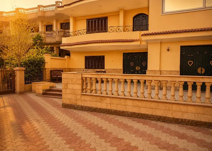 Crystal Pyramid Inn Cairo