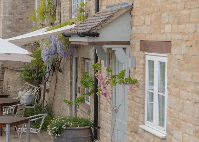 The Bell At Hampton Poyle Bed & Breakfast Kidlington